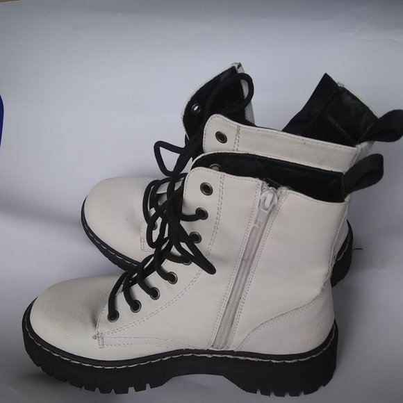 Sincerely Jules White Faux Leather “Harley” Combat Laced Up  Boot Size 6M School - Picture 5 of 5